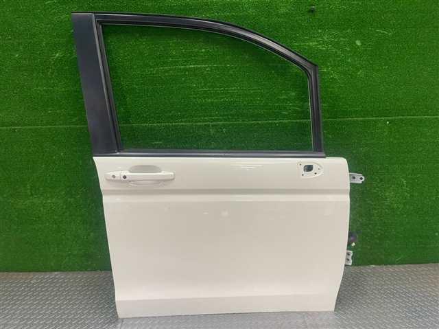 ホンダ ステップワゴン RK1 フロントドア 右 運転席側 NH624P 67010-SZW-000ZZ拍卖