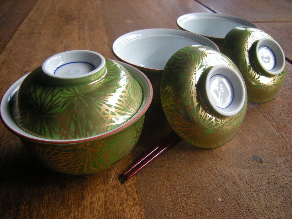城◇美濃焼【新品*廃番】抹茶釉 金松葉 蓋付 小鉢 3.8寸(11㎝x8.5㎝)1碗から *掘り出し物*廃番商品*料亭うつわ*拍卖