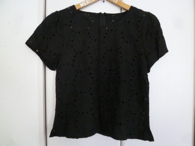 le mieux□黒マーガレット大花柄カットワークコットンブラウスカットソー38/ブラック半袖トップスブルーベル□T617拍卖