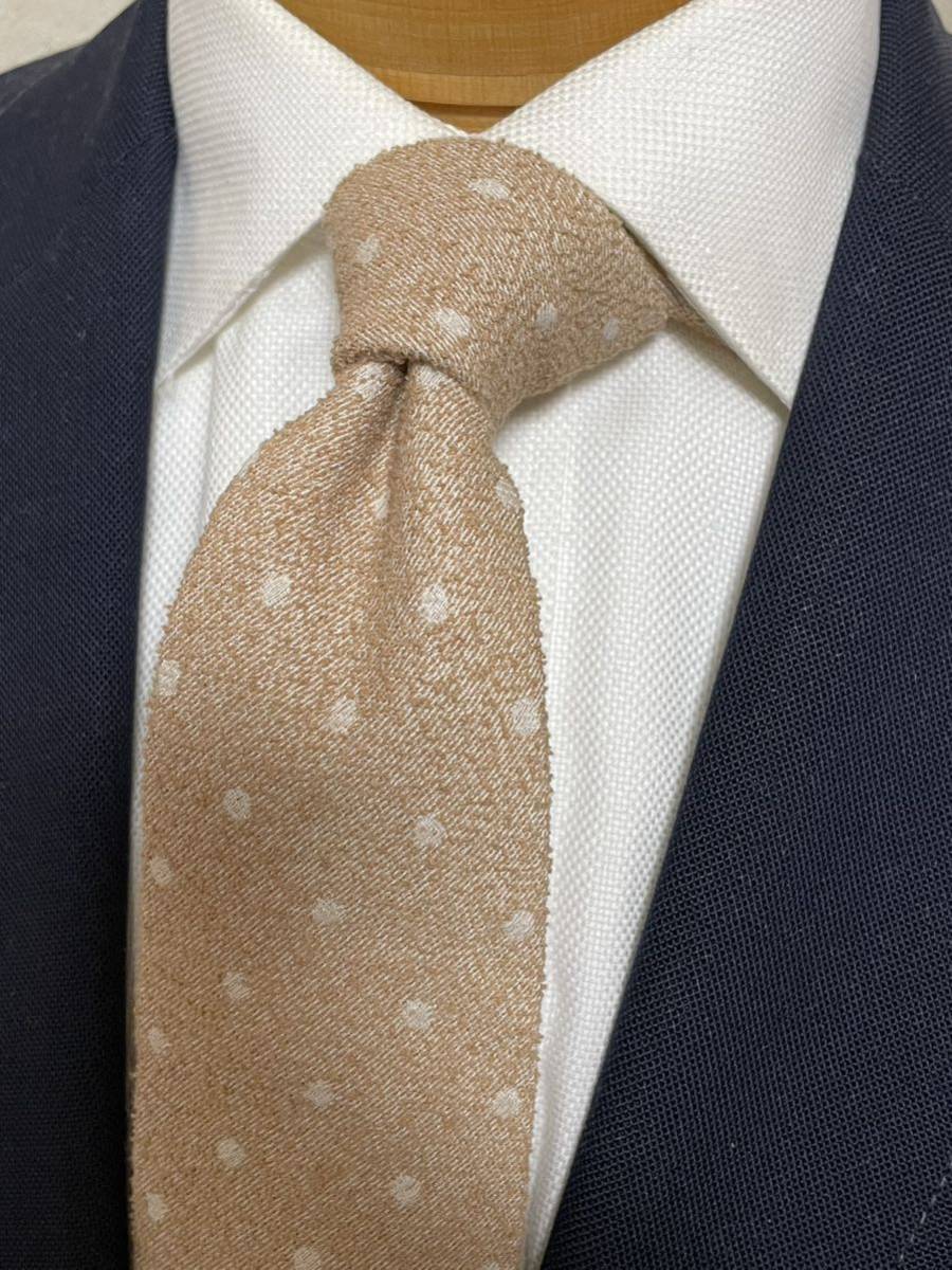 【美品】トランスコンチネンス 日本製ドット柄ネクタイ ジャガードタイ ベージュ基調 イタリア製生地使用 大剣約8.5cm拍卖
