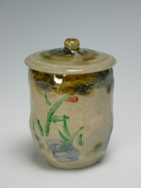 琉球壺屋焼 仁王窯 小橋川つる子 作 手捻り赤絵黍文蓋付胴〆湯呑拍卖