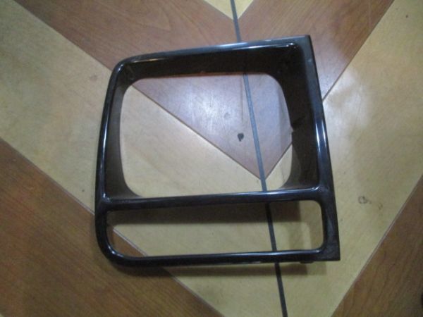 ■クライスラー ジープチェロキー ライト枠 右 中古 7MX XJ 55156030 部品取あり ヘッドライトベゼル カバー グリル パネル ■ ■拍卖