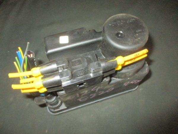 ■ベンツ W124 E320 ドアロックポンプ 中古 1248002148 部品取あり セントラルロッキング バキュームポンプ エアポンプ 集中ドアロック ■拍卖