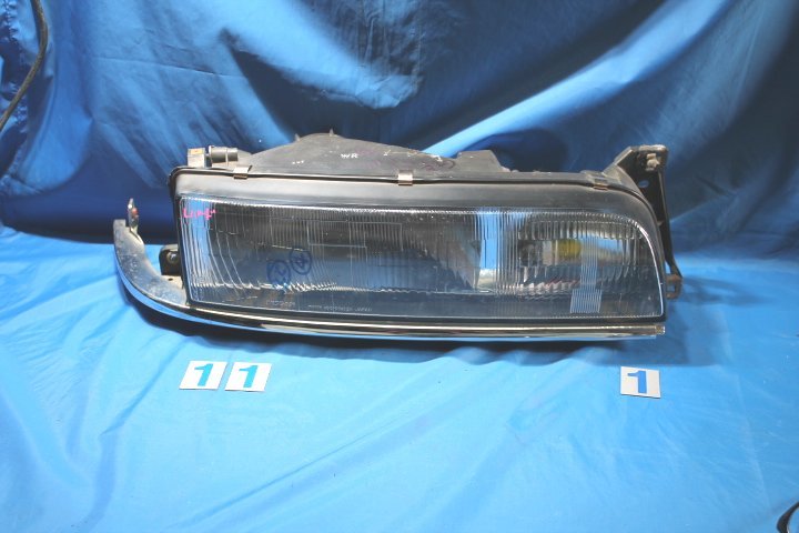 KL-004-1 旧車希少 日産レパード GF31 右ライト KOITO 100-6682R X206 R1 中古品 #11-1#拍卖