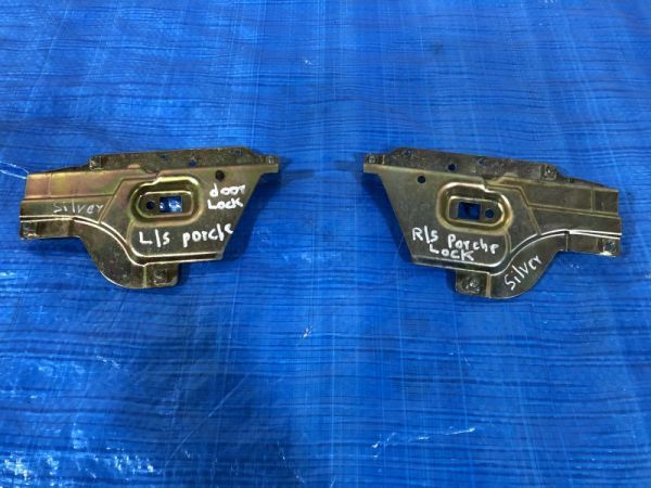PORSHE ポルシェ 911 997左右ドアロックブラケット DOOR LOCK PANEL ID:768拍卖