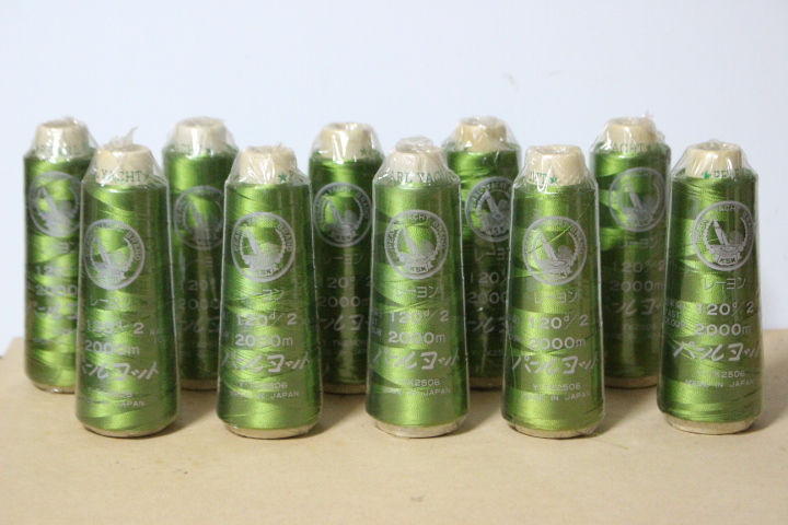 ▲つ-438 ミシン糸 10巻 中古 120d/2 色:1237 緑系 まとめ売り 1巻:高さ12cm拍卖