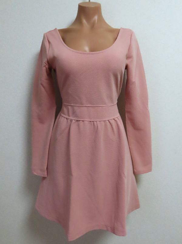 ☆【新品】Newlyme 背中開きワンピース M拍卖