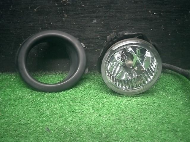 ☆H16年 R2 R RC1 右フォグランプ ハロゲン ベゼル付 コイト 114-77828 84501KG000拍卖