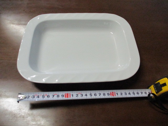 おしゃれな白い、少し深みのある長方形のお皿(29×22×4cm)1枚拍卖
