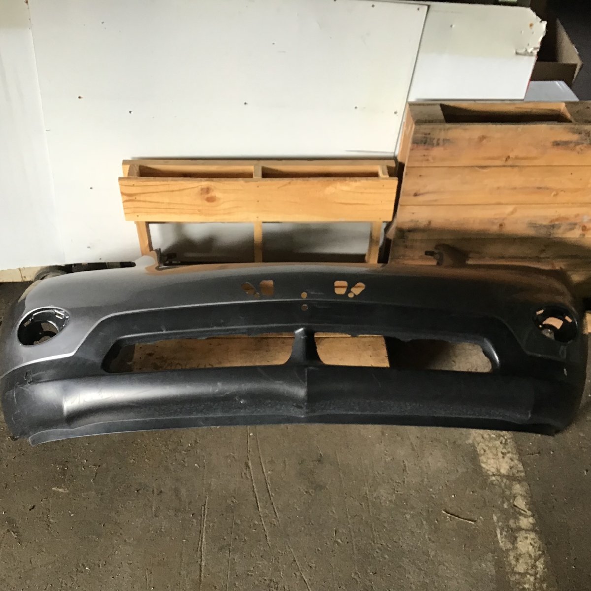 フロント バンパー 日産 スカイライン 62022 1BA0H グレー 中古拍卖