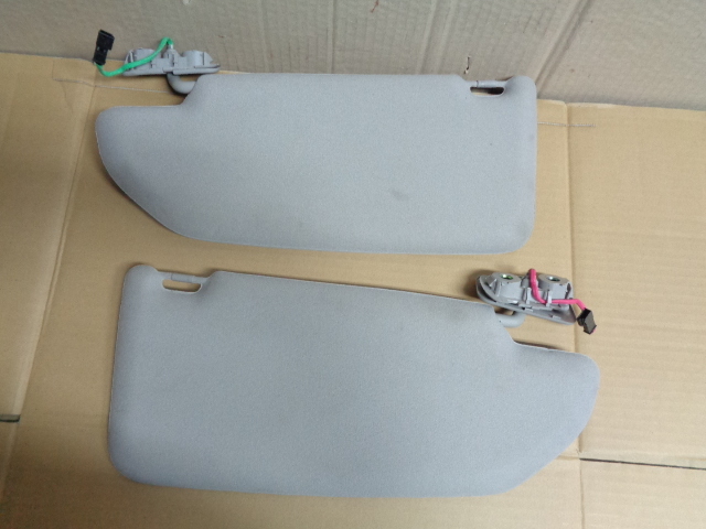 ボルボV70 SB5244W 後期 純正 サンバイザー モケット拍卖