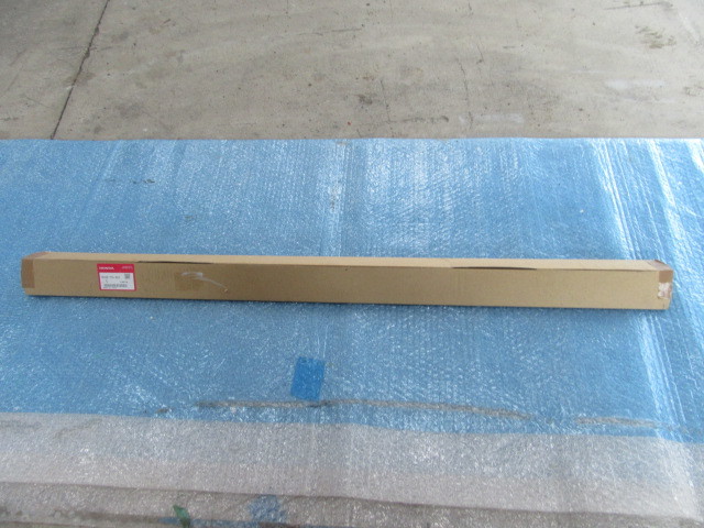 RU1 RU2 RU3 RU4 ヴェゼル ドア ベルト モールディング 純正 72950-T7A-003 HONDA VEZEL拍卖