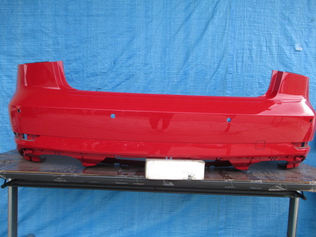 ☆AW161 アウディ A3 8V リアバンパー 赤 8V5807511F拍卖