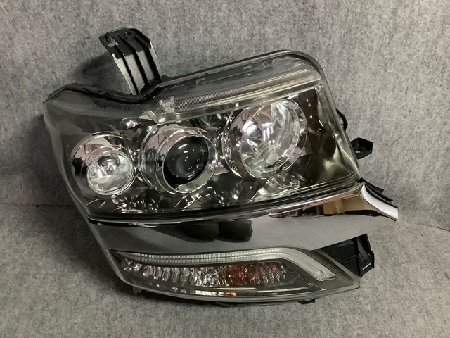 3890-Z1-3 N-BOX カスタム JF1 JF2 ヘッドライト HID 前期 右 ☆拍卖