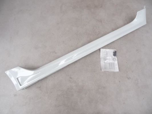 新品 三菱純正OP ROAR Z27A コルト サイドステップ 右側 白◎拍卖