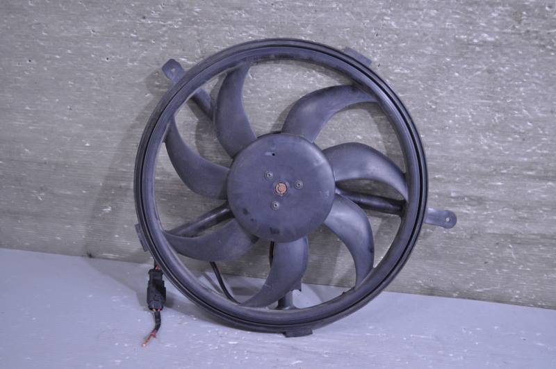 ミニ ワン R56 右ハンドル 前期(ME14) 純正 BOSCH BEHR 破損無 取付OK 動作保証 ラジエーターの電動ファンモーター 0 130 303 019 K063067拍卖