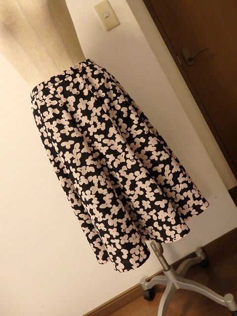 【美品】★レリアン 花柄 10枚はぎスカート/9★拍卖