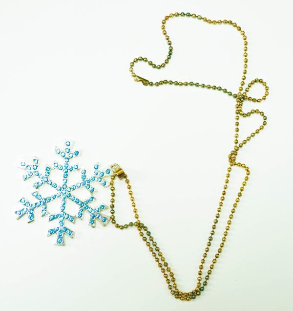 ペンダント 雪片 アナと雪の女王 雪印 グッズ チャーム 3吊 アナ雪 エルサ オラフ クリストフ スヴェン ハンス王子 トロール拍卖