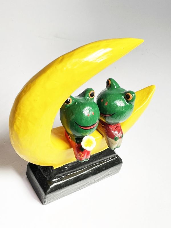 新品 木製 アニマル ペア ムーン スタンド カエル ペア 月 オブジェ 飾り 置物 インテリア 雑貨 かわいい キュート拍卖