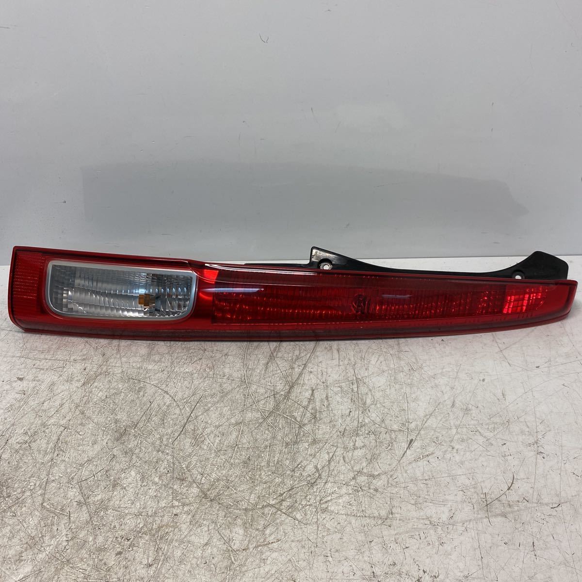 ★ダイハツ ムーヴ★ 純正右テールランプ/ICHIKOH D016/DBA-L150S/YC433拍卖