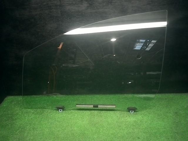 ☆H17年 ヴィッツ F SCP90 左フロントドアガラス 68120-52180拍卖