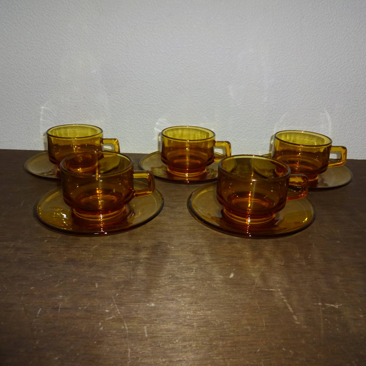 アンバーガラスカップ&ソーサー5客セット 耐熱琥珀色ガラスカップ&ソーサー 昭和レトロ拍卖