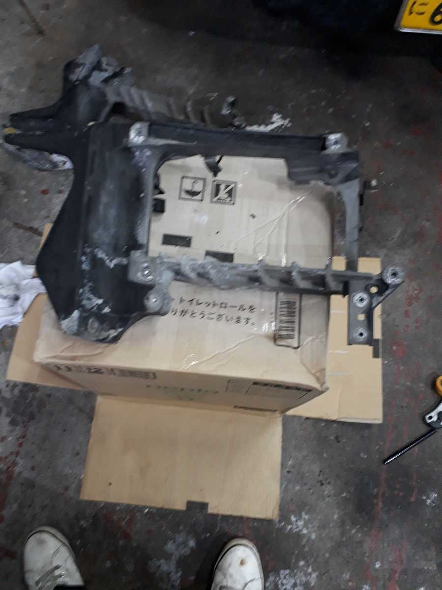 平成26年式 三菱 ふそう フソー スーパー グレート ヘッドライトステイ 左拍卖