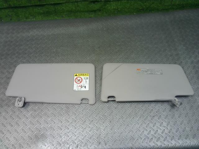 トヨタ(TOYOTA)ルーミー M900A サンバイザー ミラー付 左右セット拍卖