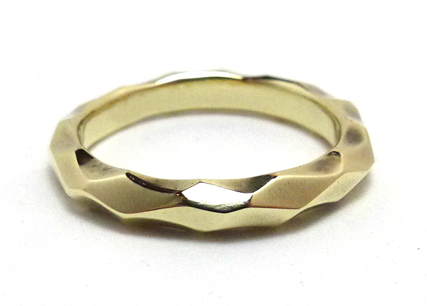 ランダムに深く削りだした真鍮リング/細いバージョン拍卖