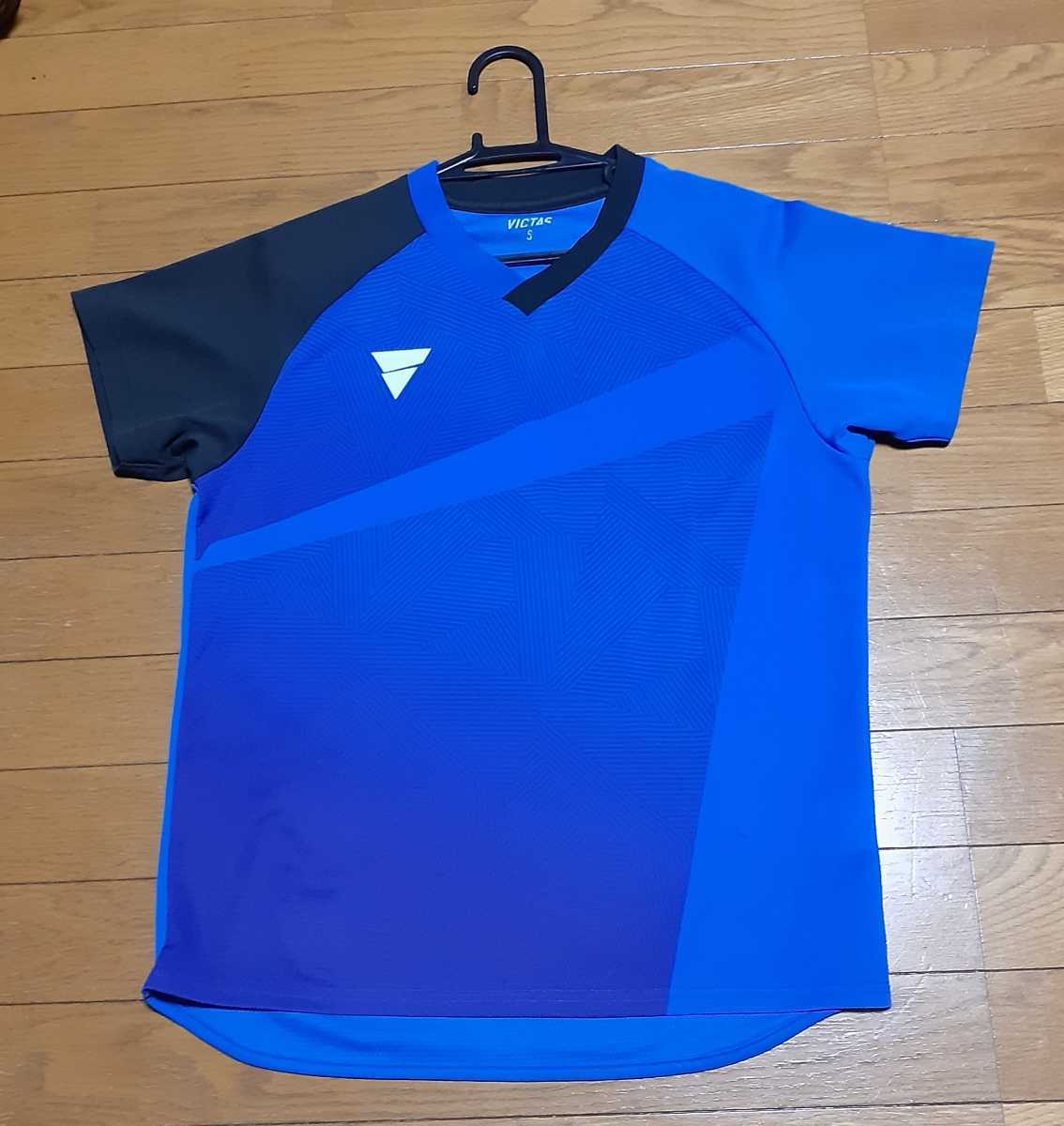 卓球ヴィクタスシャツ青S拍卖