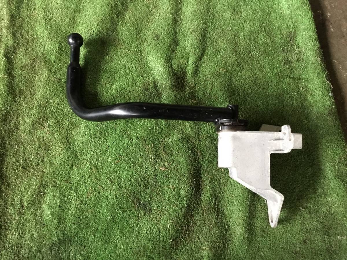 ⑥ 0'7 エルフ 運転席側 (R) ミラー ステー CB 22922 即日発送可 ヤフオク イスズ 100s拍卖