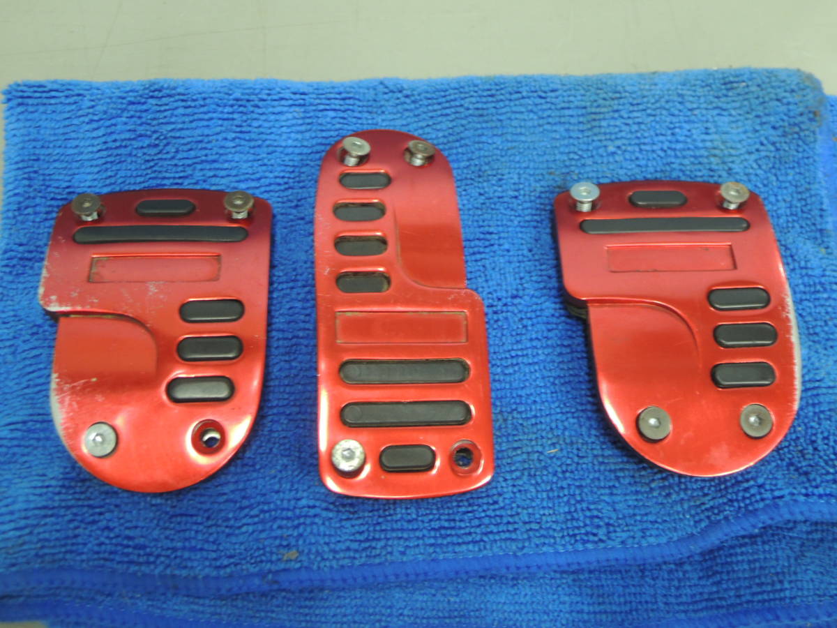 【送料無料】GF-SF5 フォレスター S/tb 5MTからの取外し 【MT車用】 アルミペダル カバー レッド クラッチ アクセル ブレーキ SB-5026拍卖