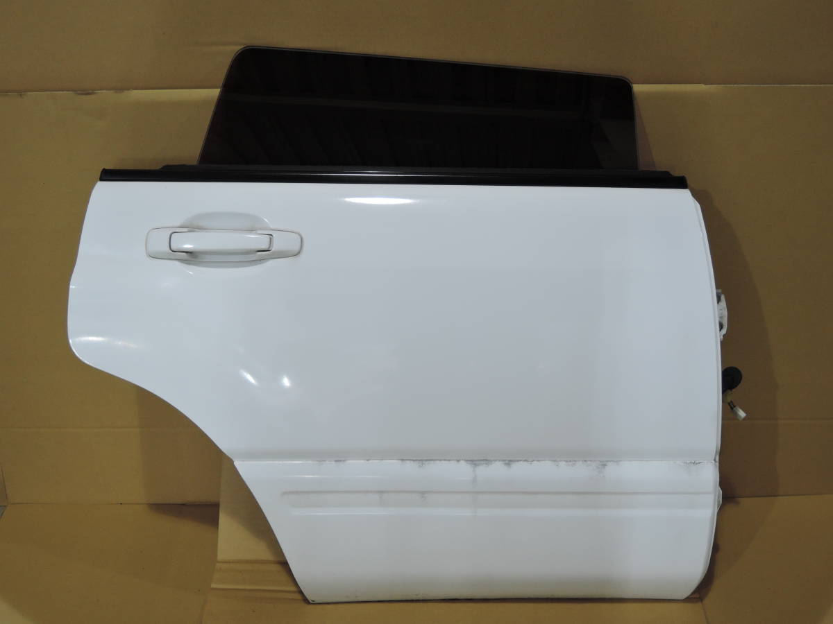 ・ GF-SF5 フォレスター S/tb 5MT 【訳アリ】 右 リア ドア パネル 51E ピュアホワイト (検: 右後 運転席側 ドアガラス SB-5026拍卖