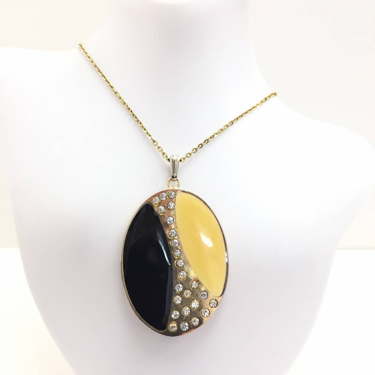 【ネックレス】約40cm プレート コイン型 小判型 ゴールド イエロー ブラック キラキラストーン ペンダント 金色 ゴールドカラー拍卖