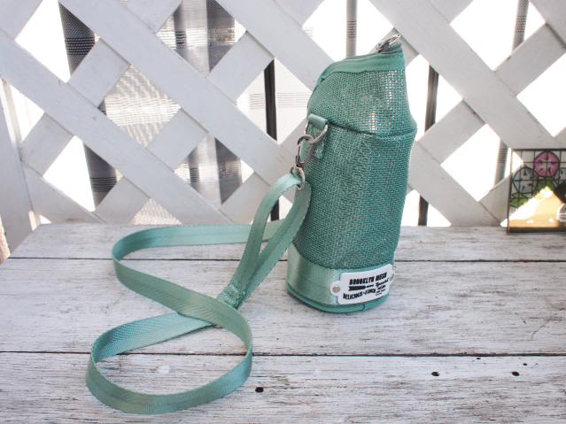 キラキラおしゃれなペットボトルショルダー付きホルダー☆ケース通勤通学拍卖