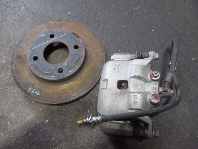 K13 マーチ 右前 ブレーキキャリパー ローター 運転席側拍卖