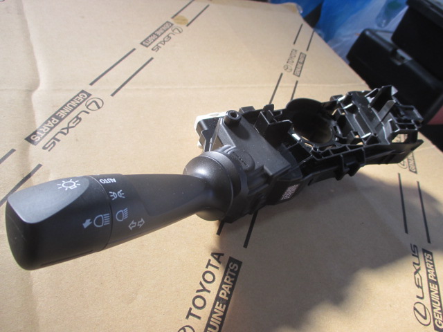 287★トヨタ、ノアH26年式、純正ライトスイッチレバー拍卖
