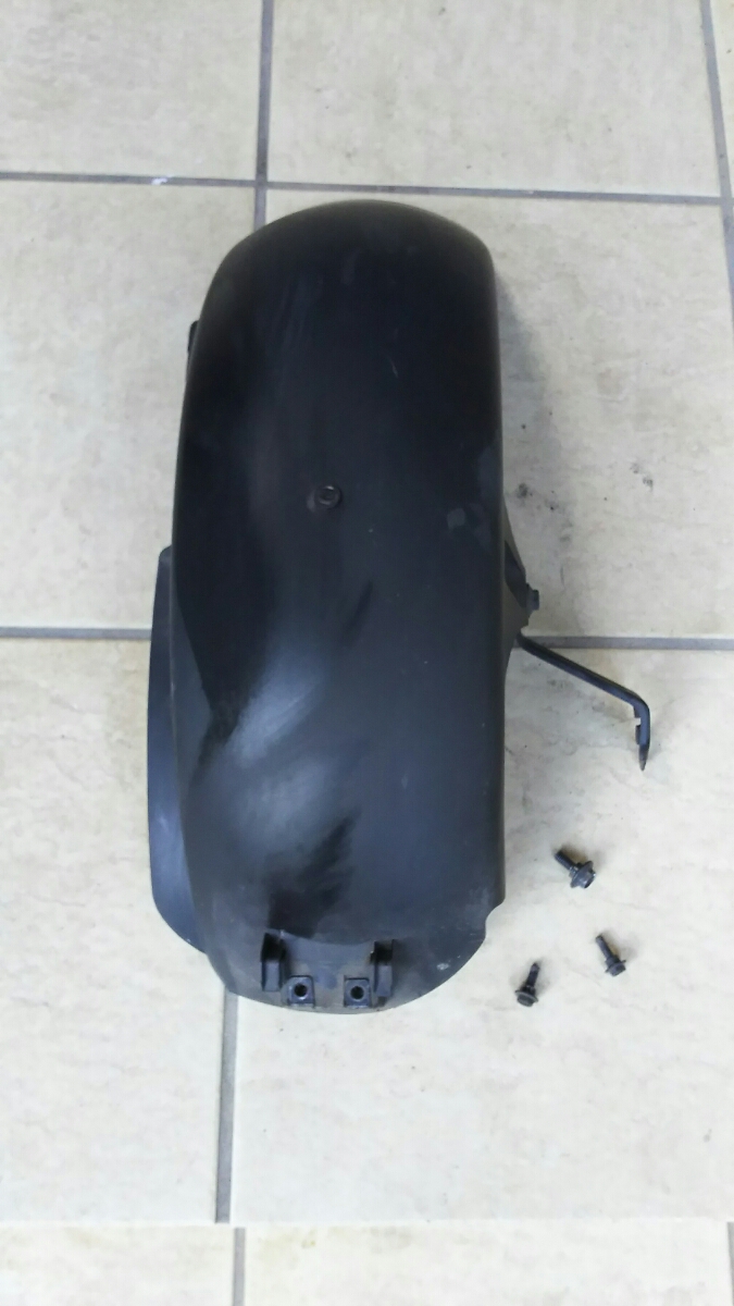 横浜発 ヤマハ 純正 マグザム MAXAM リアフェンダー SG21J-0037XXX 割れ無し 引き取り可能 固定ボルト付き拍卖
