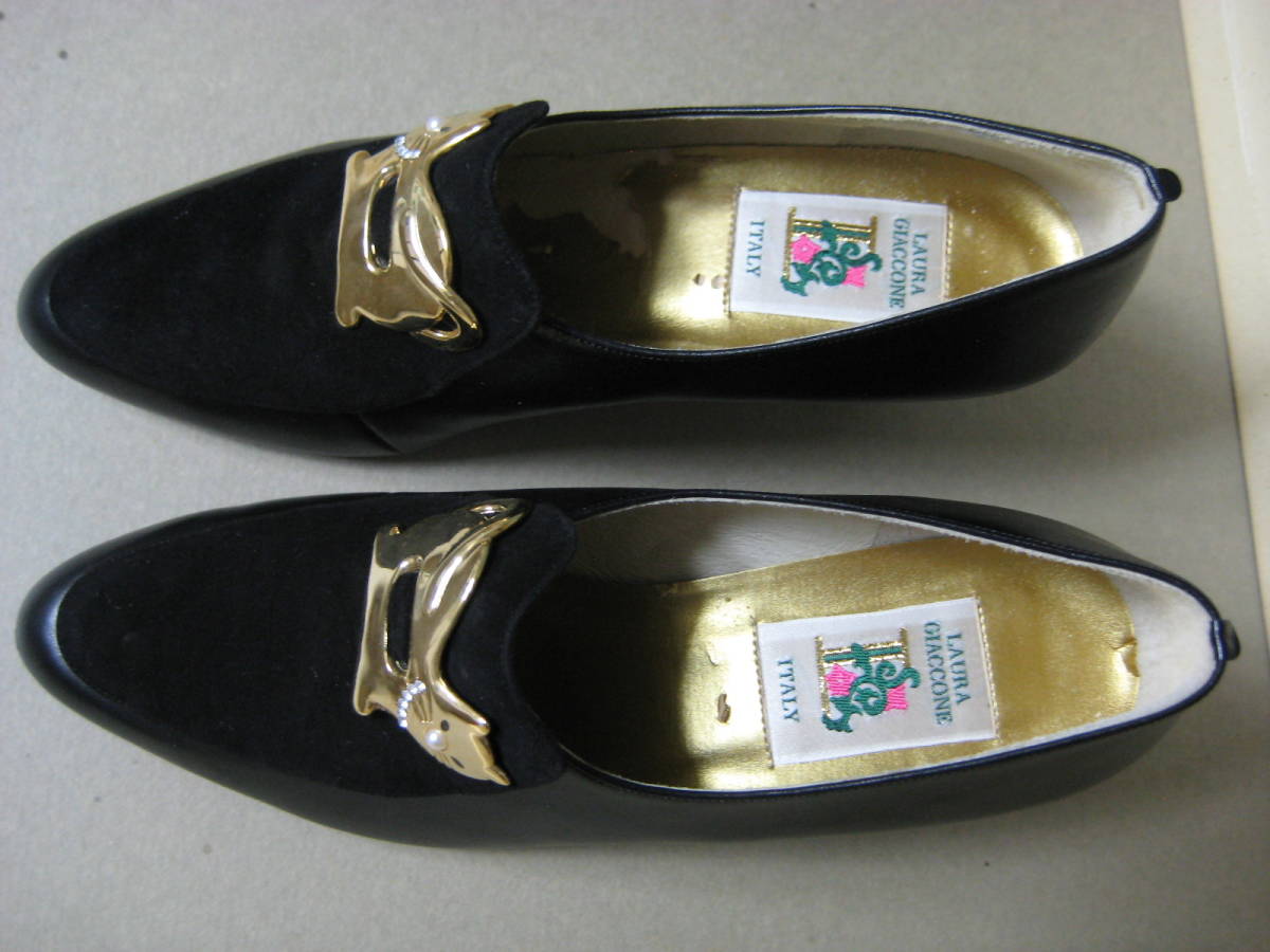 ※LAURA GIACCONE ITALY★黒のパンプス 猫のバックル付き☆サイズ24cm 使用品※拍卖