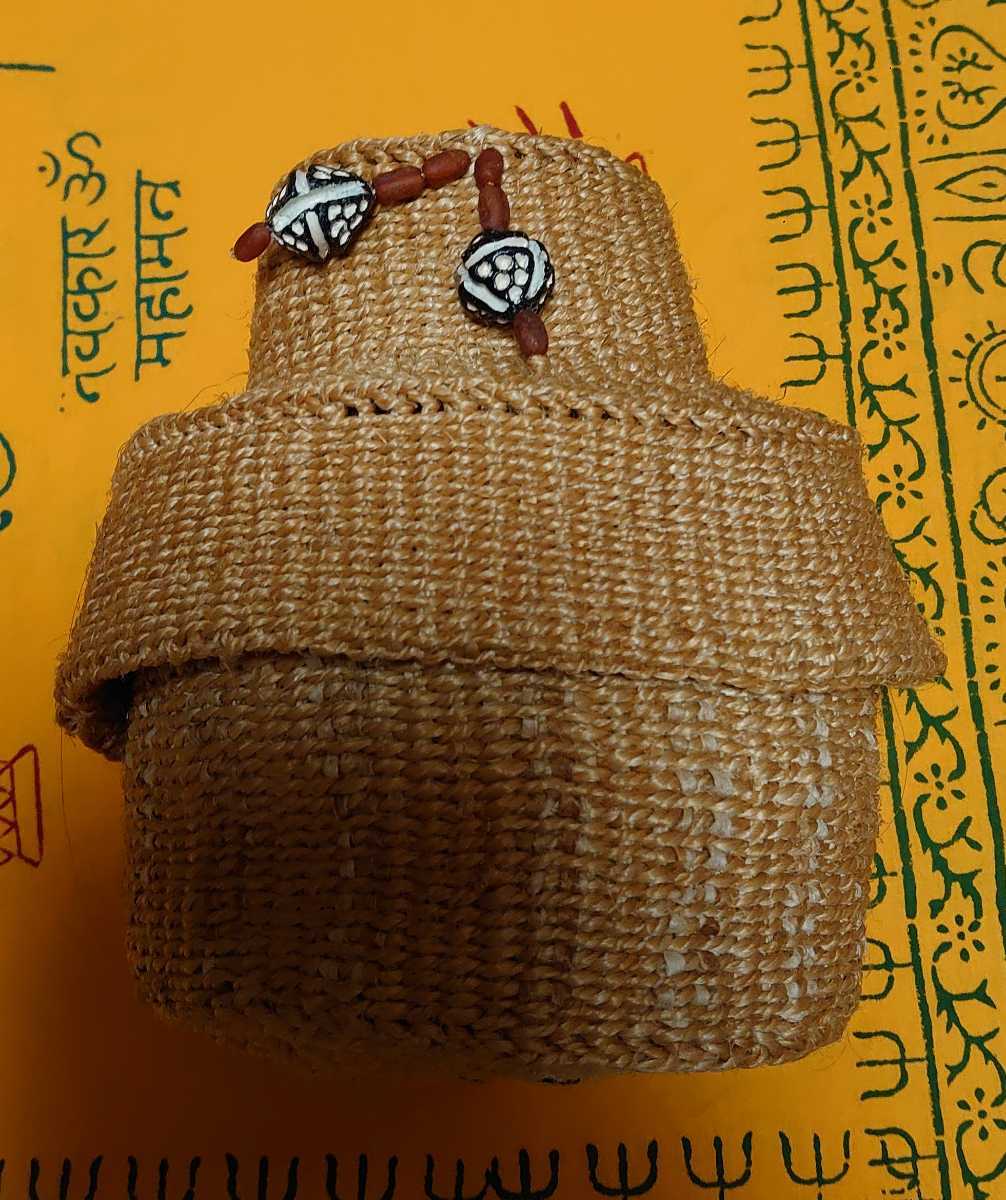 麻のバスケット(蓋付き)拍卖