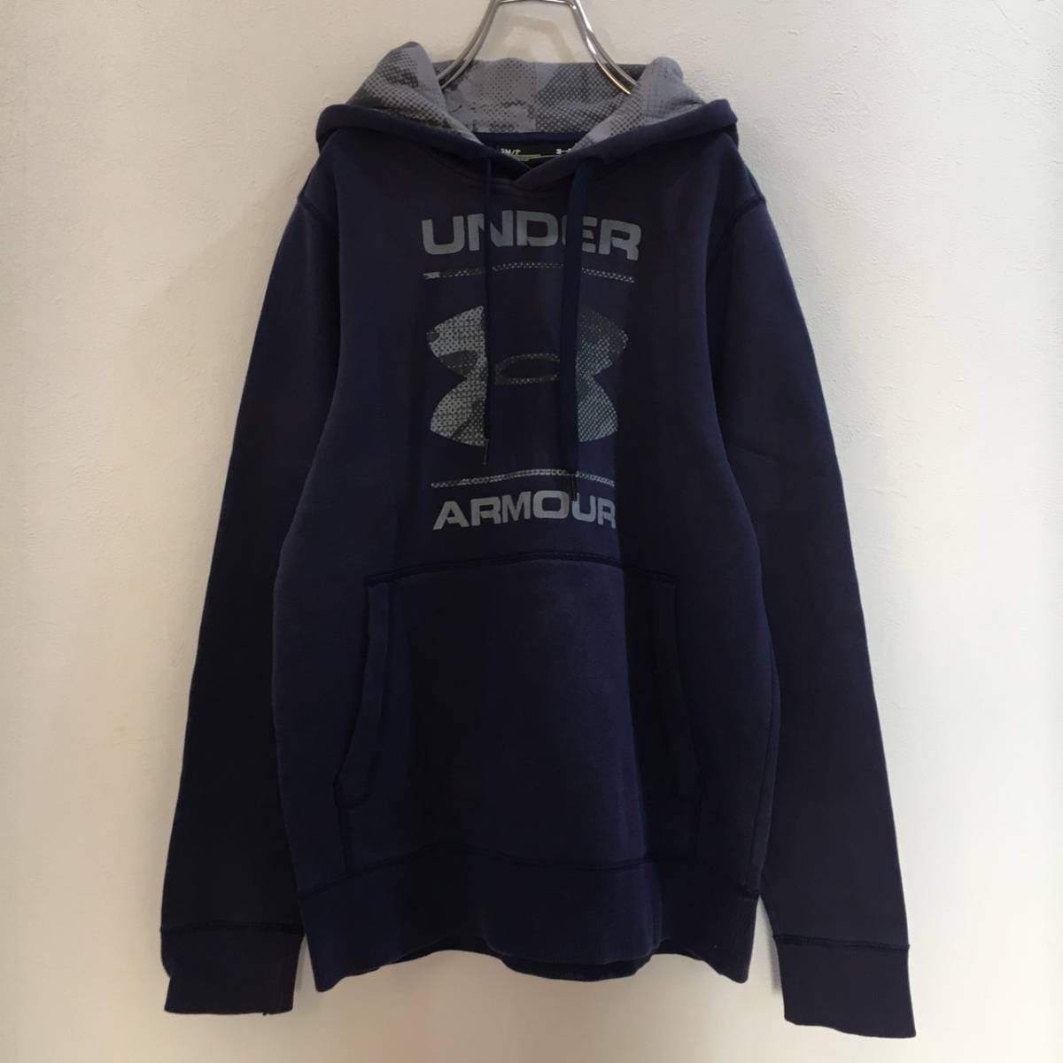 UNDER ARMOUR/アンダーアーマー SMサイズ メンズ ビックロゴ 前面ロゴ パーカー フード付き スポーツウェア拍卖