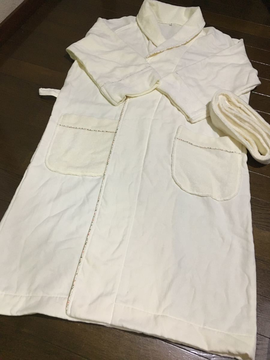 今治タオル 【新品】お花柄ハイピングのガーゼバスローブ お色生成り サイズレディースS~M拍卖