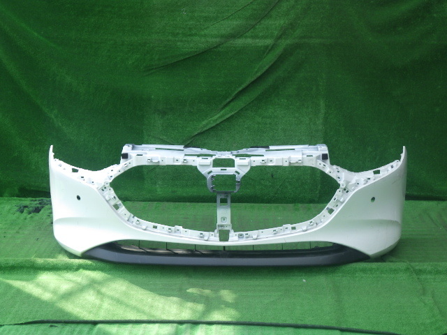 BP5P BP8P BPEP BPFP MAZDA3 ファストバック 純正フロントバンパー 白 パール BCKN-50031 マツダ マツダ3拍卖