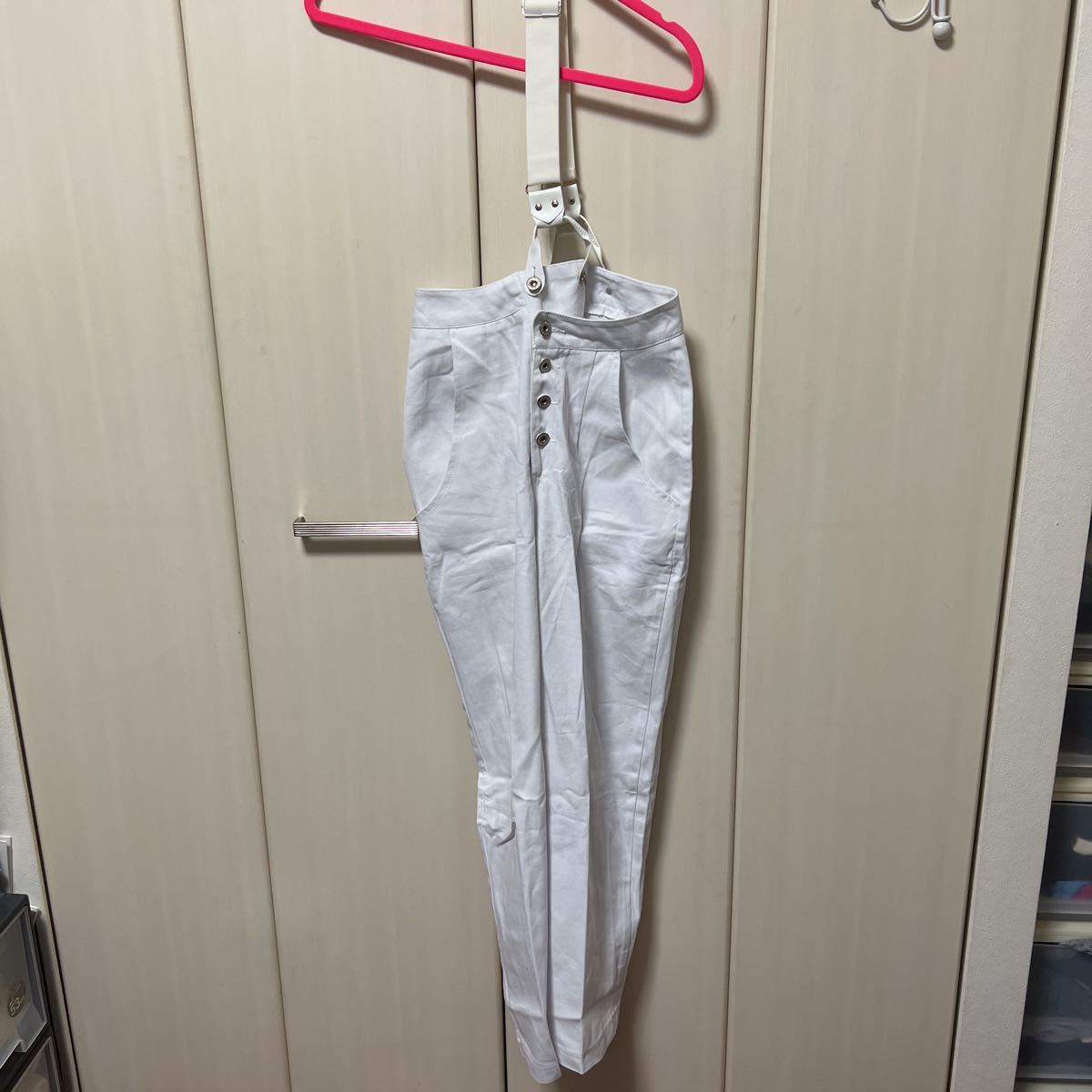 新品 ワイドパンツ シンプル ボタン 透かし彫り ボウタイ 無地 レギュラー丈 サロペット ホワイト Mサイズ 1500円より値下げ拍卖