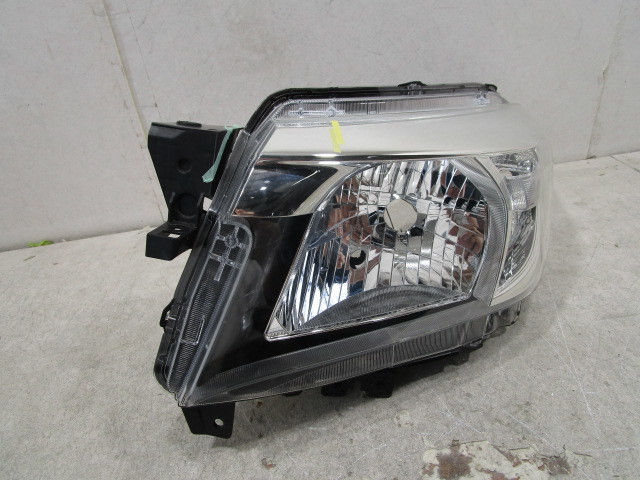 スズキ ソリオ MA36S 純正 ハロゲン 左ヘッドライト拍卖