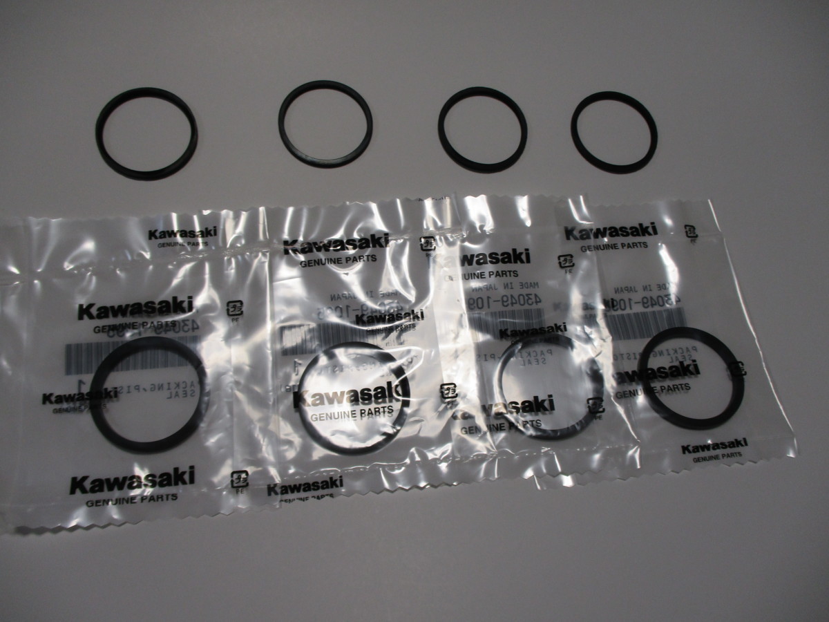 送料無料★新品★ゼファー400χ(ZR400-G7~)2003年~★純正フロントキャリパーシール拍卖