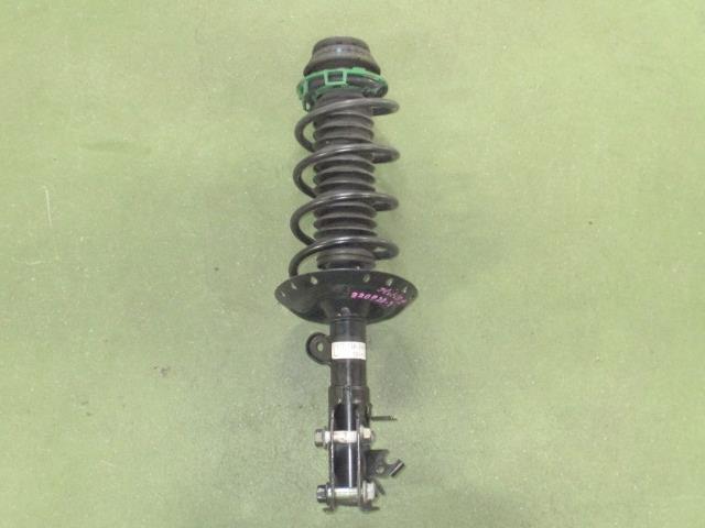 フィット DBA-GK3 左フロントストラット サスペンション 13G Lパッケージ L13B NH731P拍卖