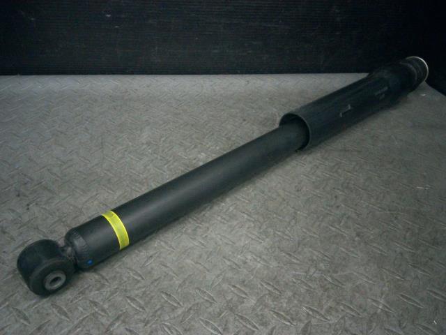 ヤリス 5BA-KSP210 左リア ショックアブソーバー 48530-K0010拍卖
