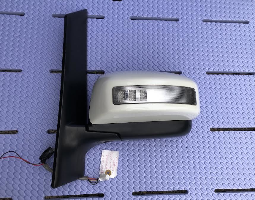 8★8157 L 日産 ニッサン セレナ・NC25・左 ドアミラー・QX1 ホワイトパール 白 左 サイドミラー nissan 8157 L拍卖