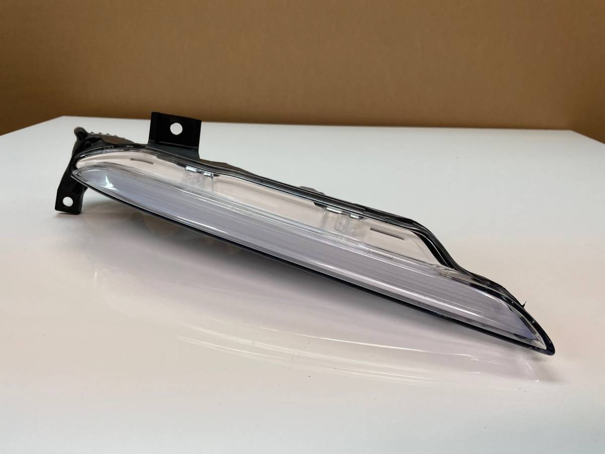 純正■Porsche 991 ◆ポルシェ 991用 デイライト◆991 631 160 03◆右側■中古美品拍卖